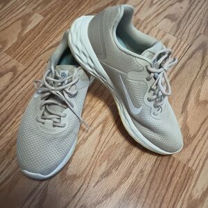 Nike Revolution 6 Next Nature. Sand Drift. Women's 9
